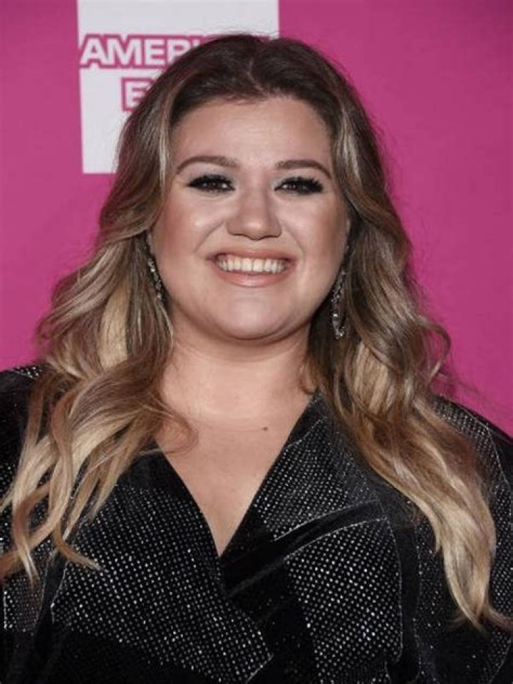 Everything You Need To Know About Kelly Clarkson's Height