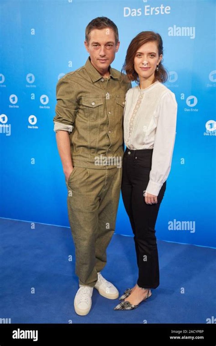 The Ultimate Guide To Liv Lisa Fries: Meet Her Partner And Collaborations